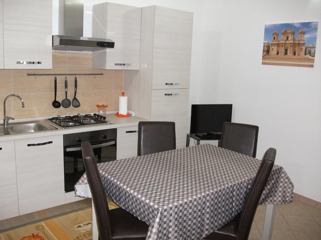 Casa Vacanze Il Quadrifoglio Noto Bagian luar foto