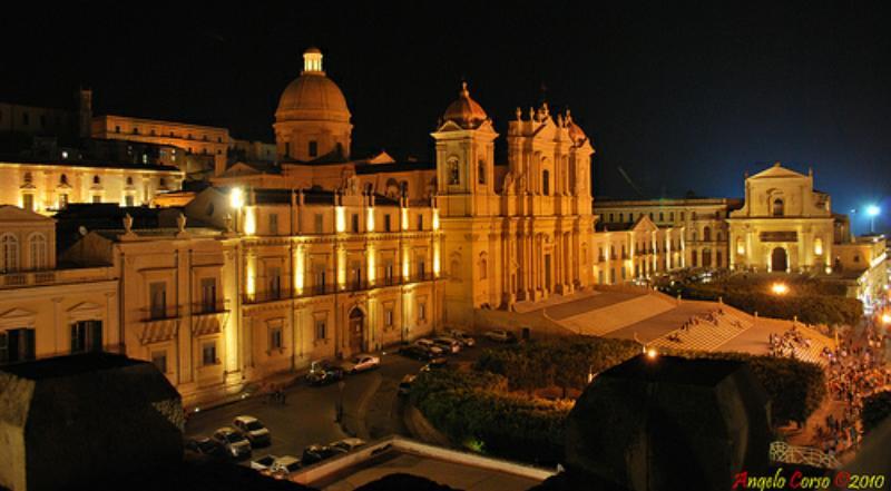 Casa Vacanze Il Quadrifoglio Noto Bagian luar foto