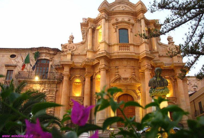 Casa Vacanze Il Quadrifoglio Noto Bagian luar foto